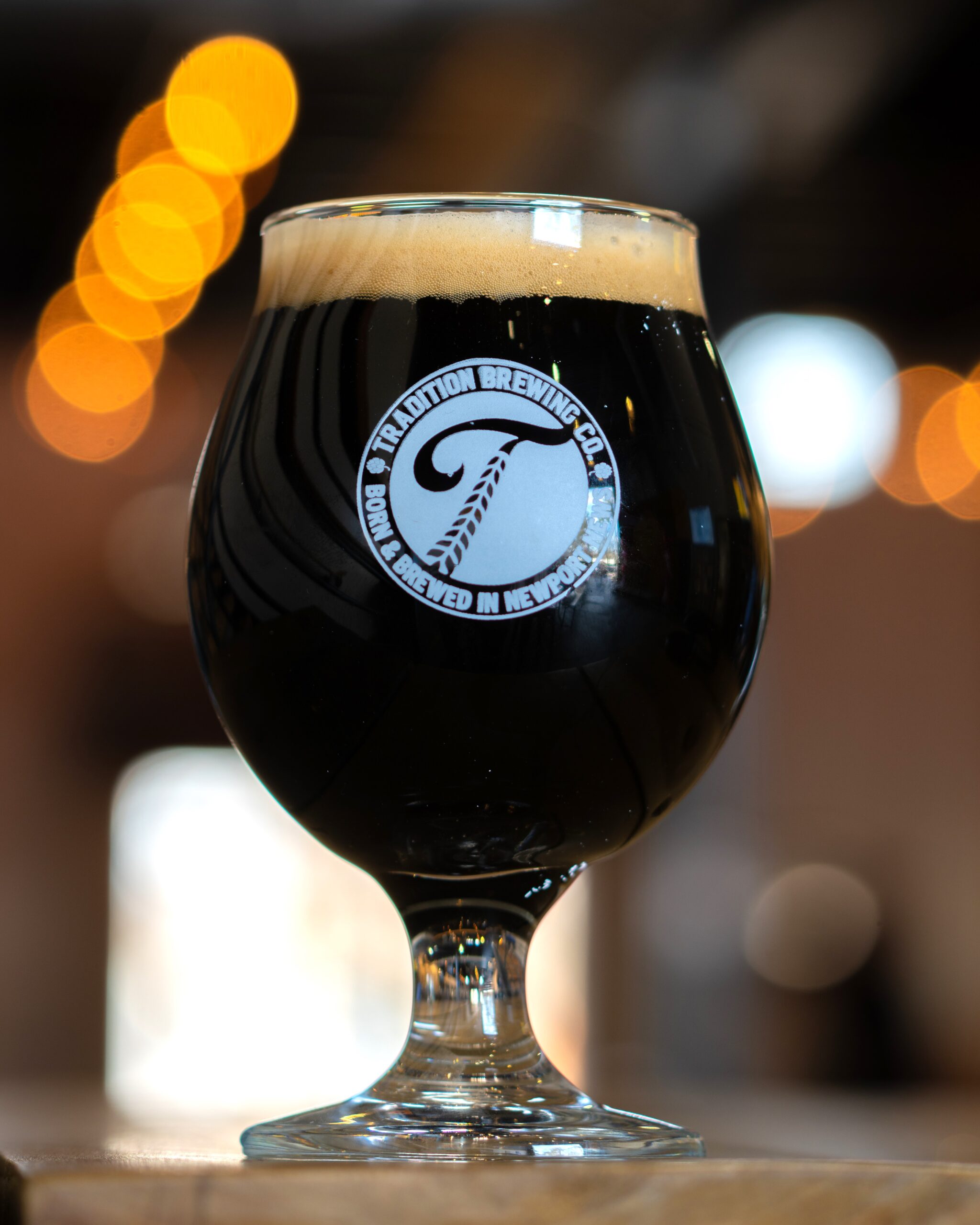 12oz tulip glass with circle logo