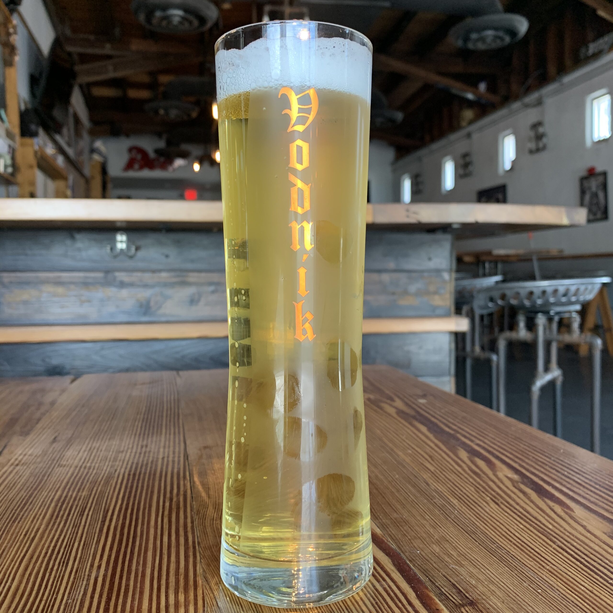 Vodnik Pils Glass