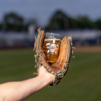 16oz glass in glove