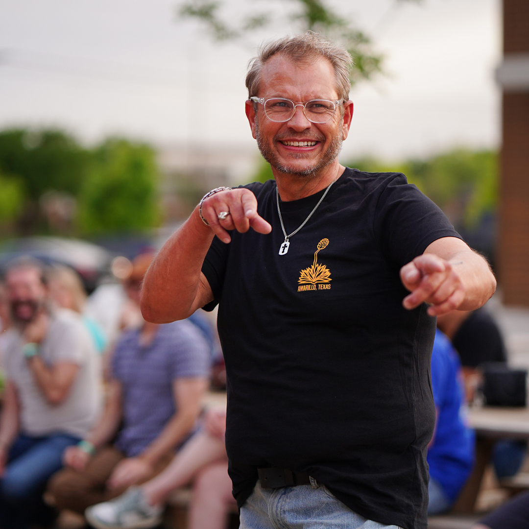 Retro Tee Black/Gold