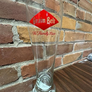 23oz schooner style glass with Grain Belt logo on front.