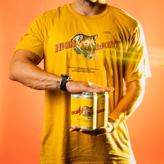 Light Light yellow t-shirt with cans